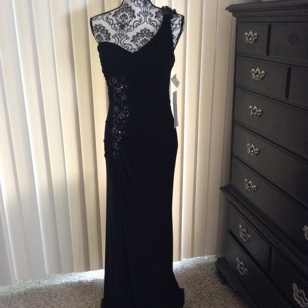 NWT gorgeous black formal dress
